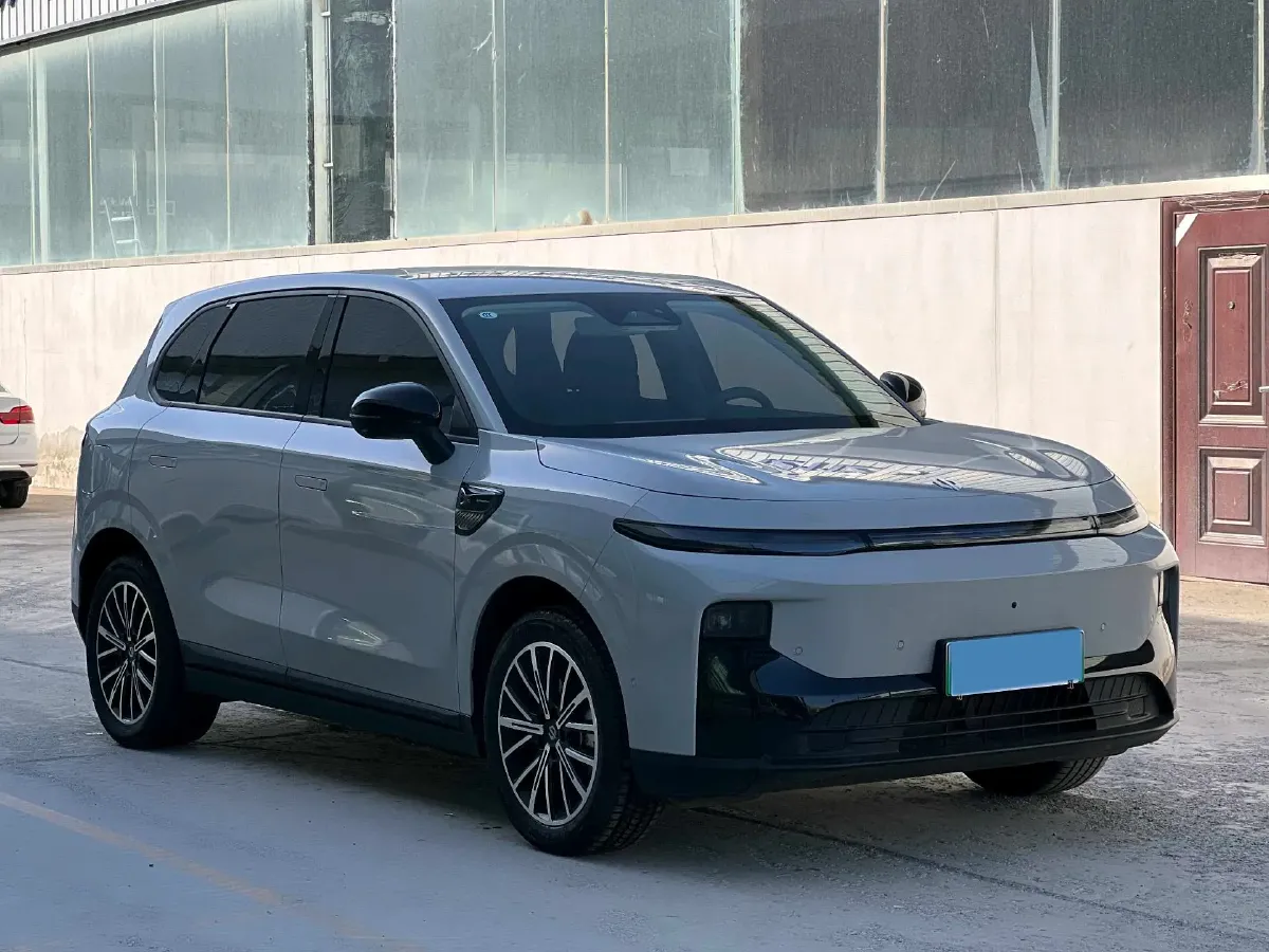 2025 Leapmotor B10 BEV 56.2KWH,autocango,china used car exporter,china ev exporter,chinese used car exporter,chinese used ev exporter