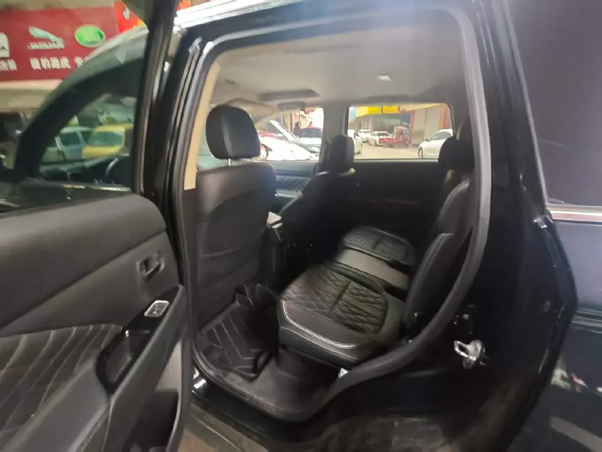 2020 Mitsubishi Outlander 2.4L 192HP L4 CVT,autocango,china used car exporter,china ev exporter,chinese used car exporter,chinese used ev exporter