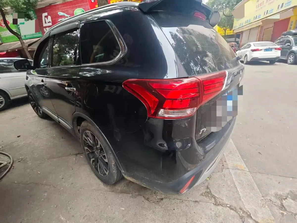 2020 Mitsubishi Outlander 2.4L 192HP L4 CVT,autocango,china used car exporter,china ev exporter,chinese used car exporter,chinese used ev exporter