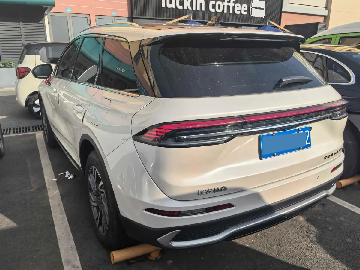 2024 Lincoln Corsair 2.0T 261HP L4 8AT,autocango,china used car exporter,china ev exporter,chinese used car exporter,chinese used ev exporter