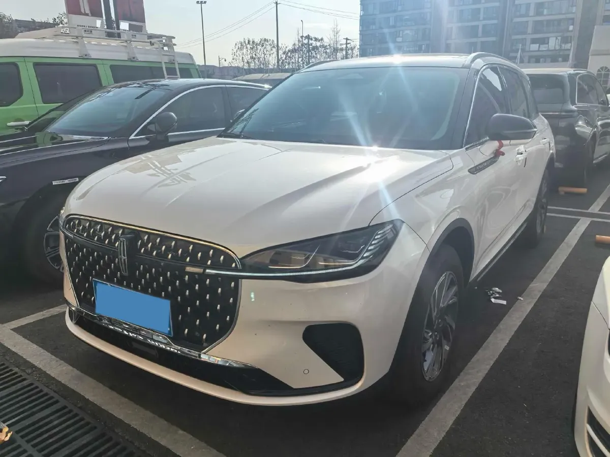 2024 Lincoln Corsair 2.0T 261HP L4 8AT,autocango,china used car exporter,china ev exporter,chinese used car exporter,chinese used ev exporter