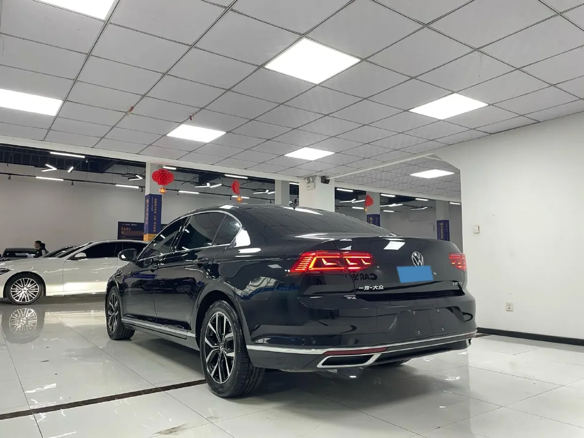 2020 Volkswagen Magotan 2.0T 186HP L4 7DCT,autocango,china used car exporter,china ev exporter,chinese used car exporter,chinese used ev exporter