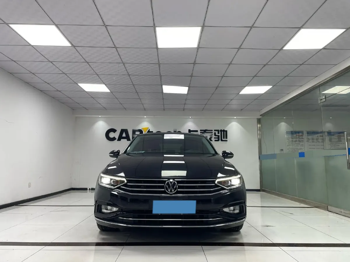2020 Volkswagen Magotan 2.0T 186HP L4 7DCT,autocango,china used car exporter,china ev exporter,chinese used car exporter,chinese used ev exporter