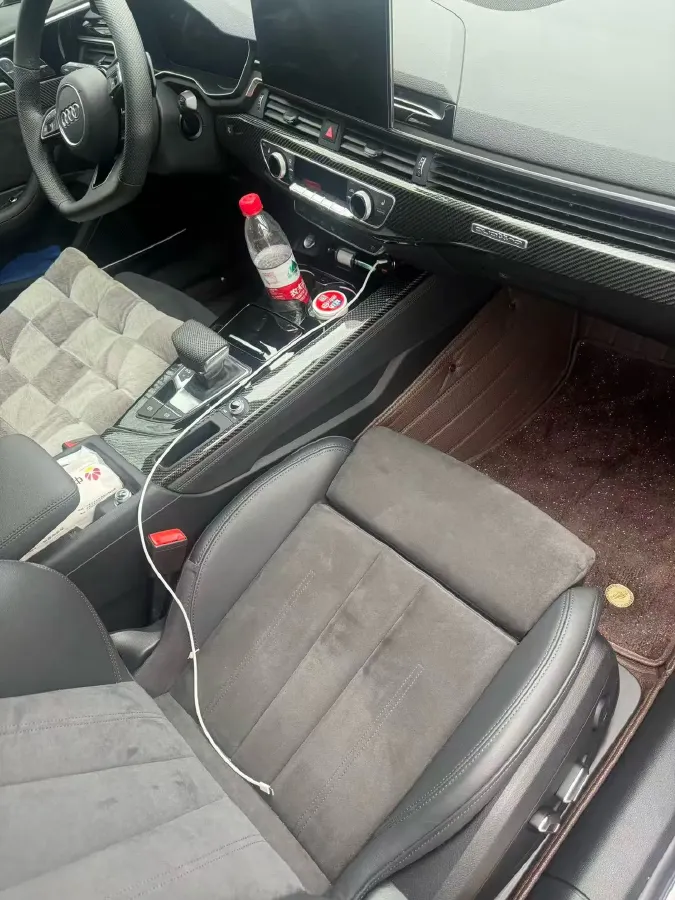 2024 Audi A4L 2.0T 245HP L4 7DCT,autocango,china used car exporter,china ev exporter,chinese used car exporter,chinese used ev exporter