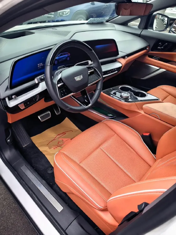 2024 Cadillac OPTIQ BEV 79.7KWH,autocango,china used car exporter,china ev exporter,chinese used car exporter,chinese used ev exporter