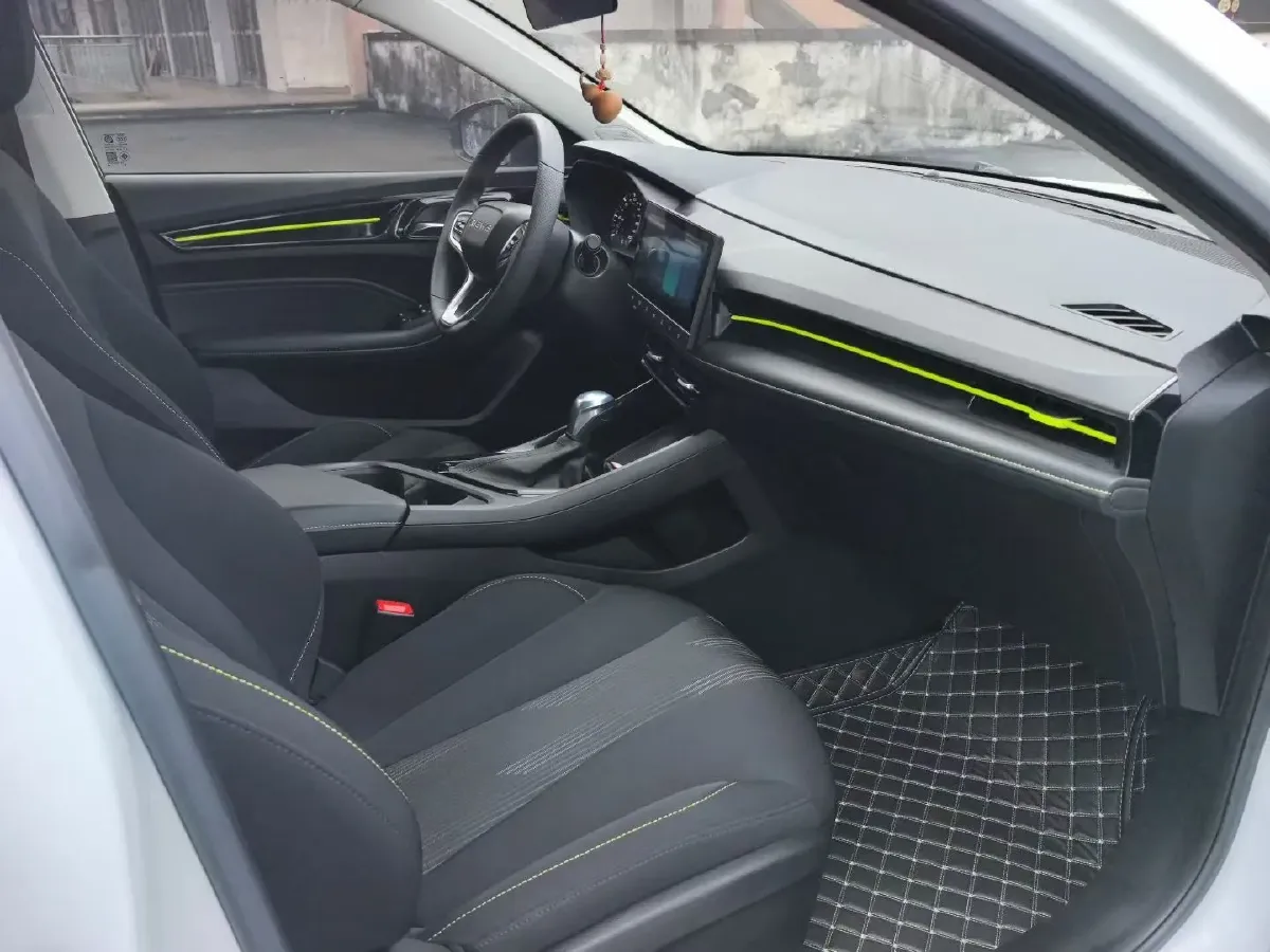 2021 Roewe i5 1.5L 120HP L4 CVT,autocango,china used car exporter,china ev exporter,chinese used car exporter,chinese used ev exporter