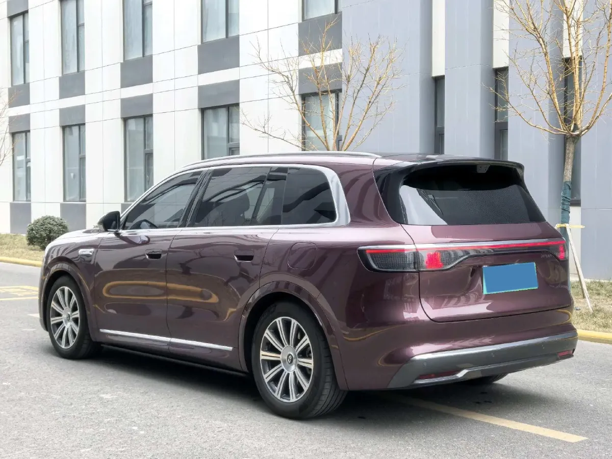 2025 AITO AITO M8 REEV 160HP REEV 53.4KWH,autocango,china used car exporter,china ev exporter,chinese used car exporter,chinese used ev exporter