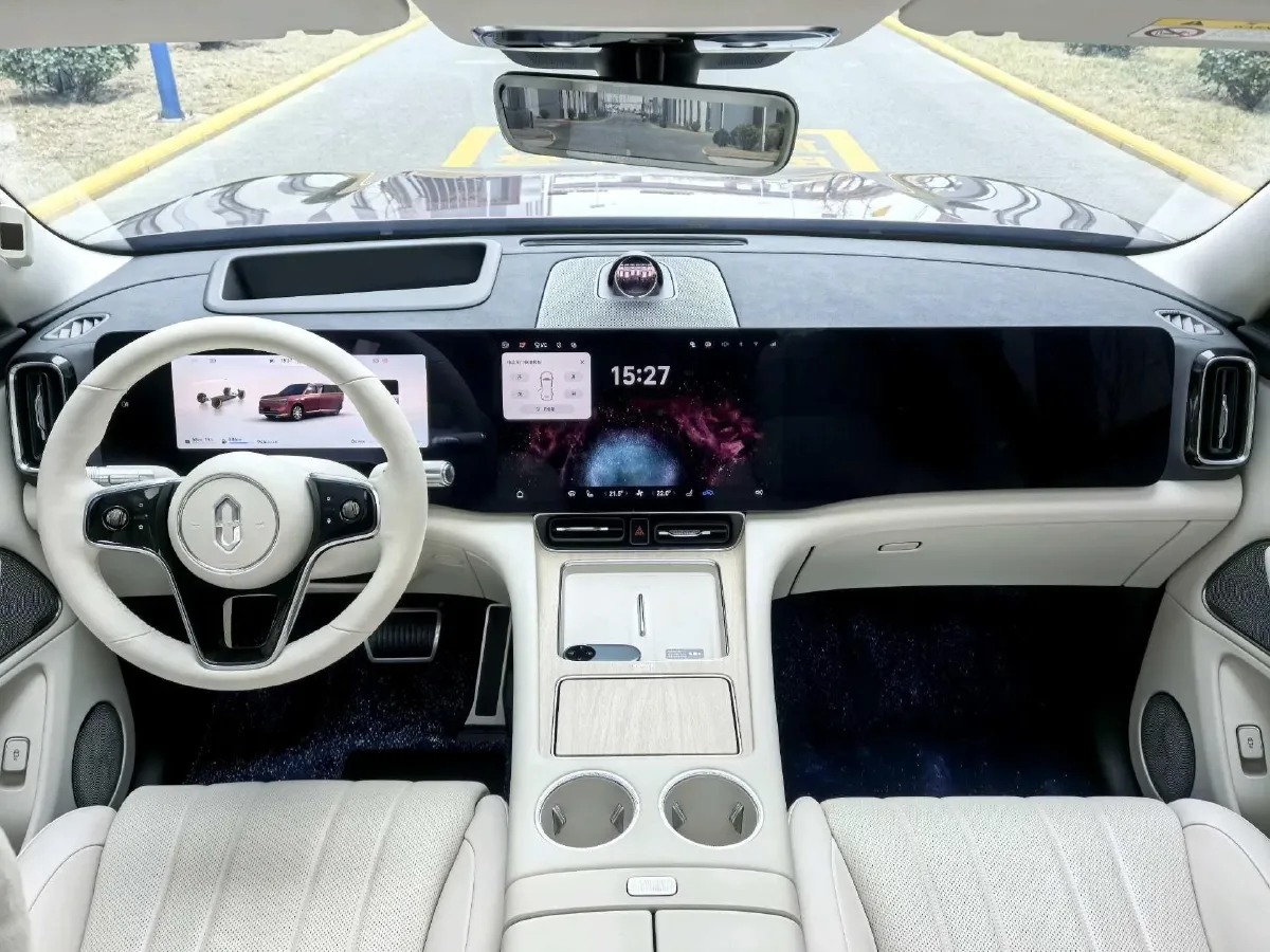 2025 AITO AITO M8 REEV 160HP REEV 53.4KWH,autocango,china used car exporter,china ev exporter,chinese used car exporter,chinese used ev exporter