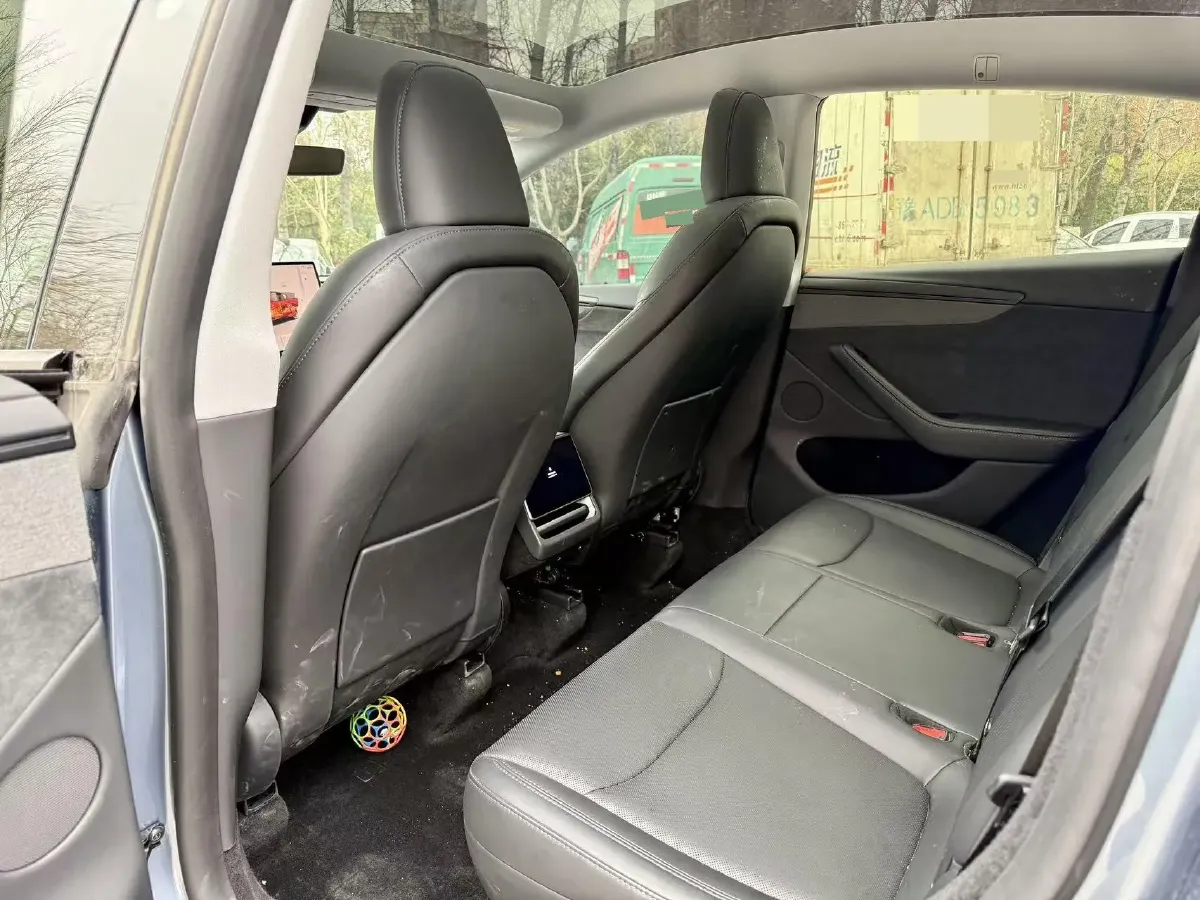 2025 Tesla Model Y L BEV,autocango,china used car exporter,china ev exporter,chinese used car exporter,chinese used ev exporter