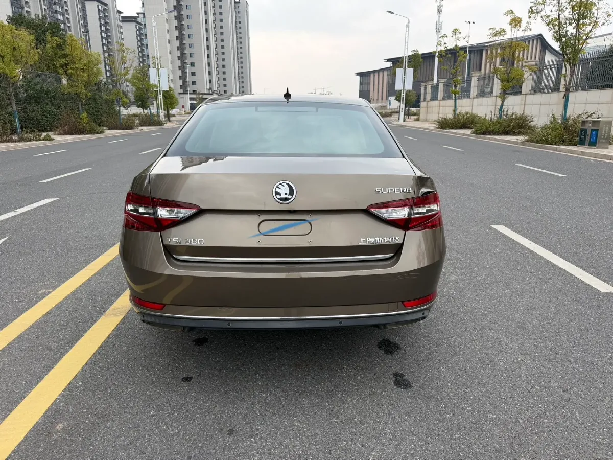 2018 Skoda Kodiak 1.8T 180HP L4 7DCT,autocango,china used car exporter,china ev exporter,chinese used car exporter,chinese used ev exporter