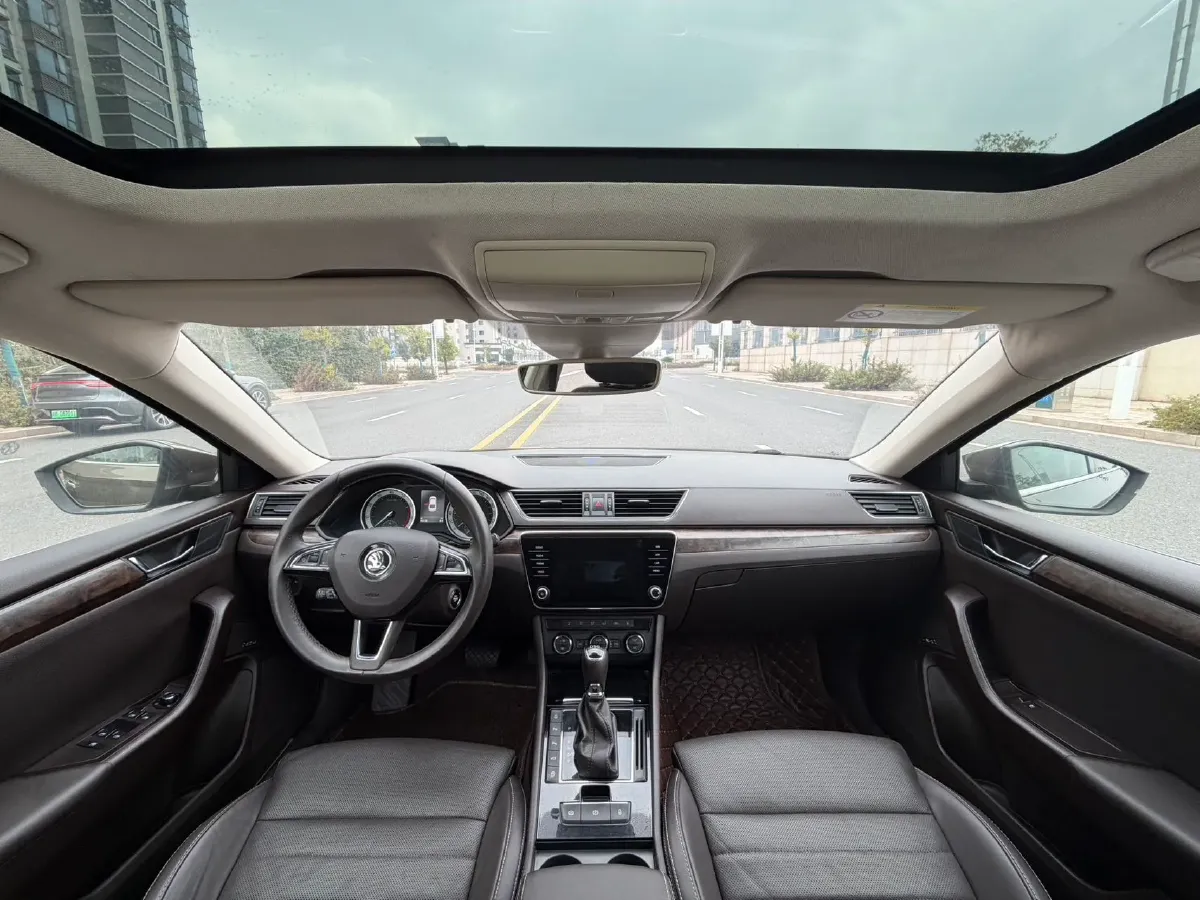 2018 Skoda Kodiak 1.8T 180HP L4 7DCT,autocango,china used car exporter,china ev exporter,chinese used car exporter,chinese used ev exporter