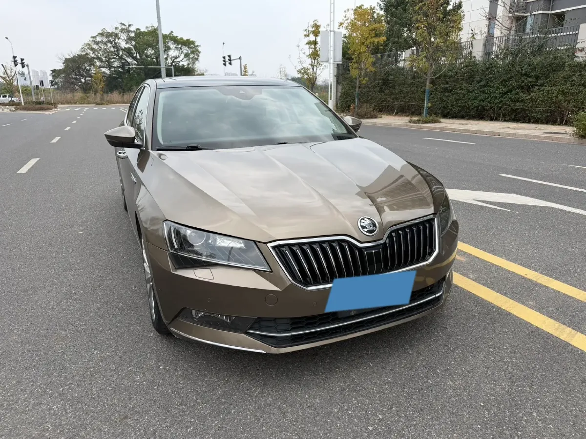 2018 Skoda Kodiak 1.8T 180HP L4 7DCT,autocango,china used car exporter,china ev exporter,chinese used car exporter,chinese used ev exporter