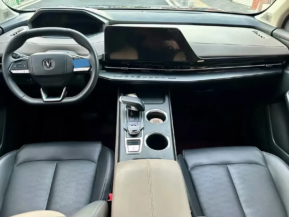 2022 ChangAn Oshan X7 Plus 1.5T 188HP L4 7DCT,autocango,china used car exporter,china ev exporter,chinese used car exporter,chinese used ev exporter