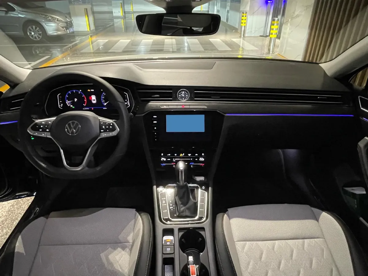 2026 Volkswagen Magotan 2.0T 220HP L4 7DCT,autocango,china used car exporter,china ev exporter,chinese used car exporter,chinese used ev exporter