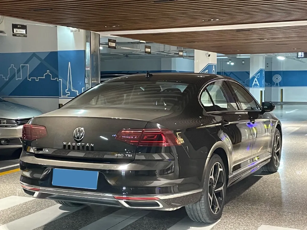 2026 Volkswagen Magotan 2.0T 220HP L4 7DCT,autocango,china used car exporter,china ev exporter,chinese used car exporter,chinese used ev exporter