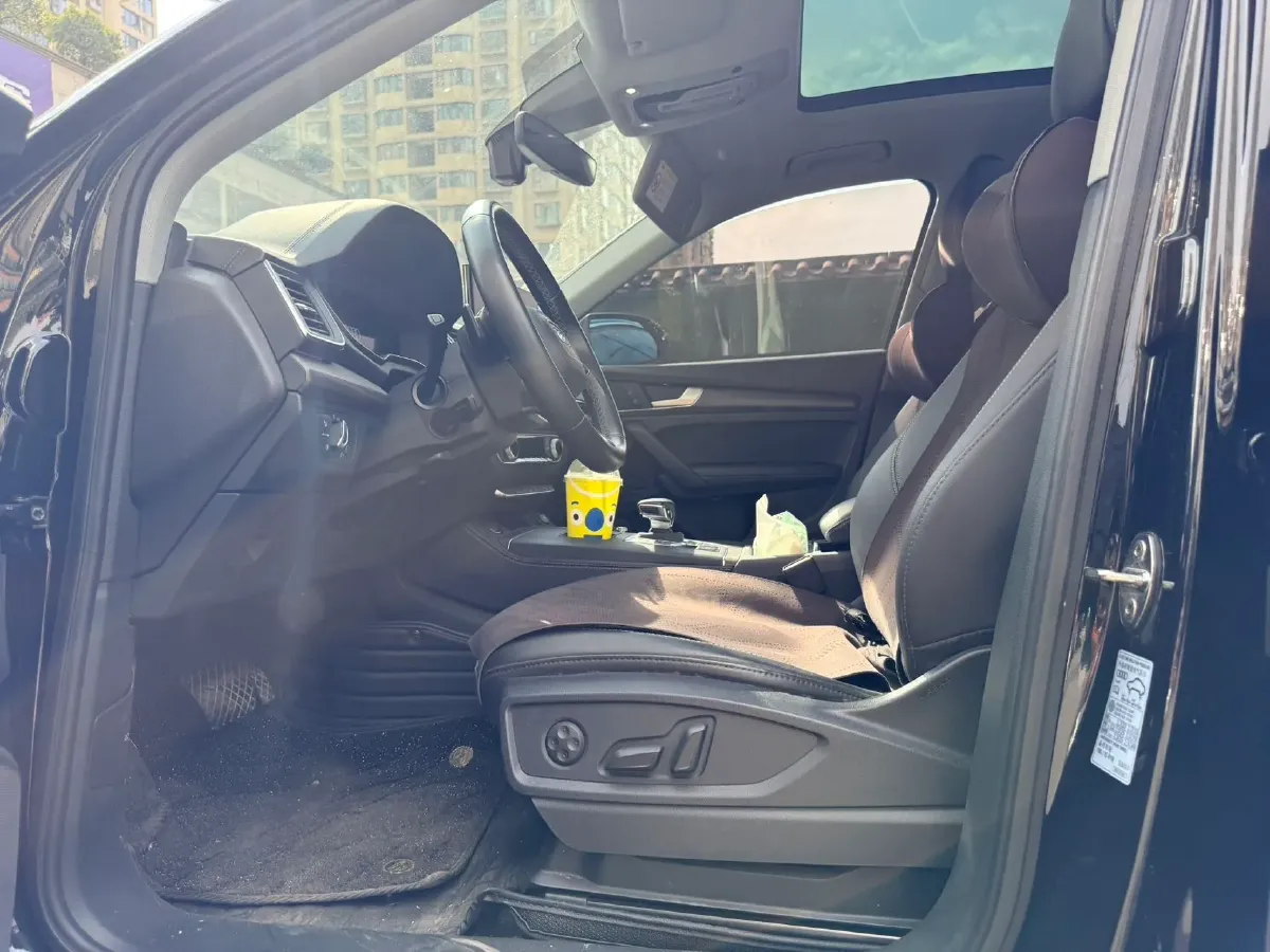 2023 Audi Q5L 2.0T 190HP L4 7DCT,autocango,china used car exporter,china ev exporter,chinese used car exporter,chinese used ev exporter