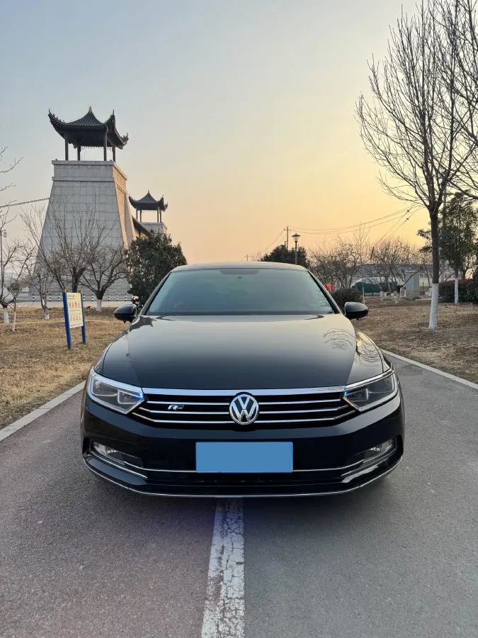 2018 Volkswagen Magotan 1.8T 180HP L4 7DCT,autocango,china used car exporter,china ev exporter,chinese used car exporter,chinese used ev exporter