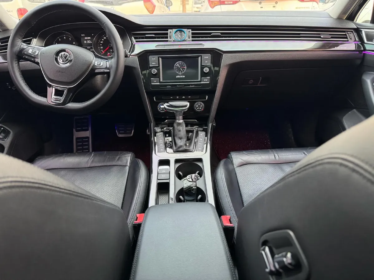 2018 Volkswagen Magotan 1.8T 180HP L4 7DCT,autocango,china used car exporter,china ev exporter,chinese used car exporter,chinese used ev exporter