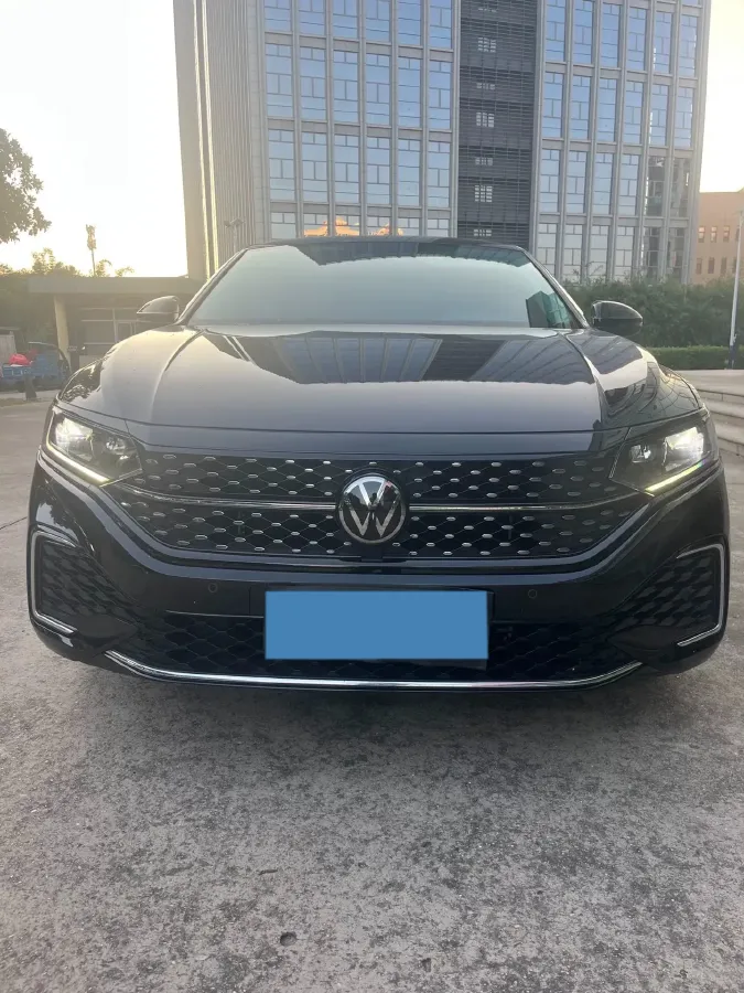 2024 Volkswagen Passat 2.0T 220HP L4 7DCT,autocango,china used car exporter,china ev exporter,chinese used car exporter,chinese used ev exporter