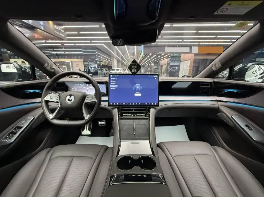 2024 Denza DenzaZ9 2.0T 207HP L4 E-CVT PHEV 38.5KWH,autocango,china used car exporter,china ev exporter,chinese used car exporter,chinese used ev exporter