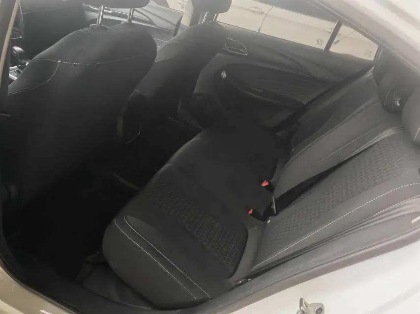 2021 Roewe i5 1.5L 120HP L4 CVT,autocango,china used car exporter,china ev exporter,chinese used car exporter,chinese used ev exporter