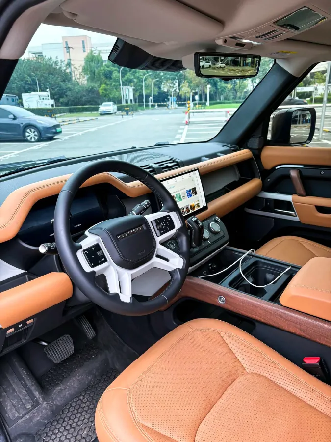 2024 Land Rover Defender 3.0T 400HP L6 8AT,autocango,china used car exporter,china ev exporter,chinese used car exporter,chinese used ev exporter