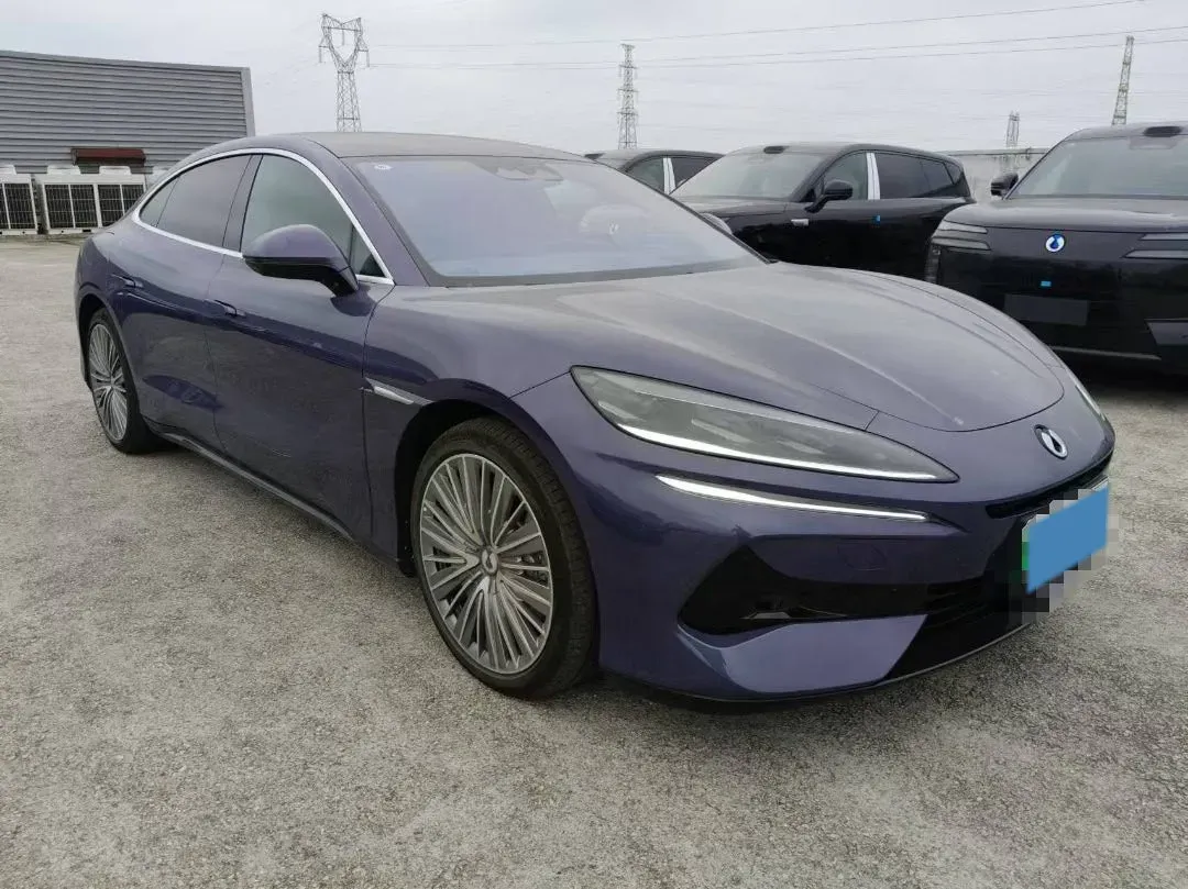 2024 Denza DenzaZ9 2.0T 207HP L4 E-CVT PHEV 38.5KWH,autocango,china used car exporter,china ev exporter,chinese used car exporter,chinese used ev exporter