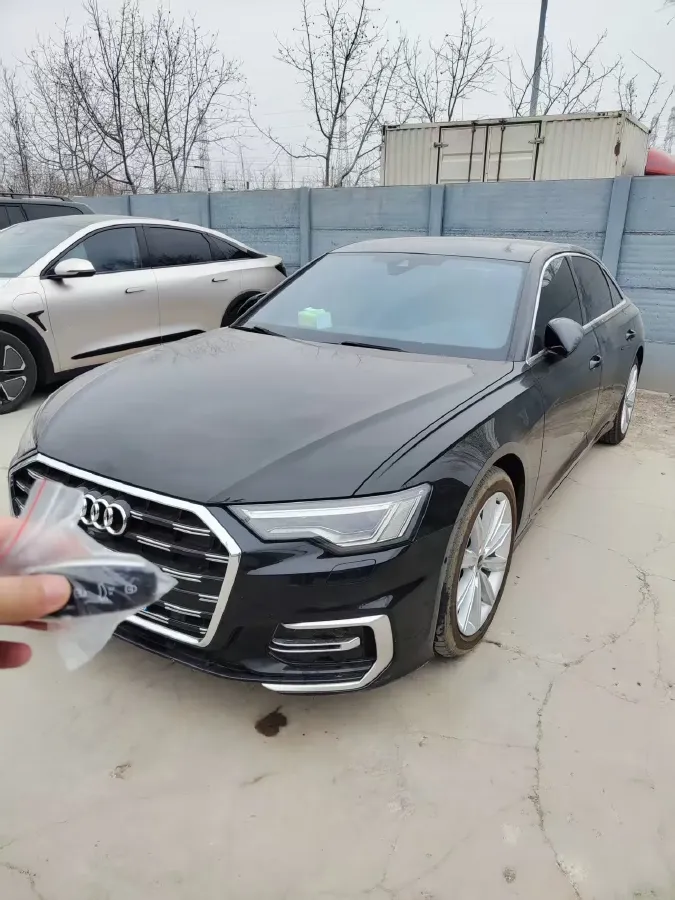 2023 Audi A6L 2.0T 245HP L4 7DCT,autocango,china used car exporter,china ev exporter,chinese used car exporter,chinese used ev exporter