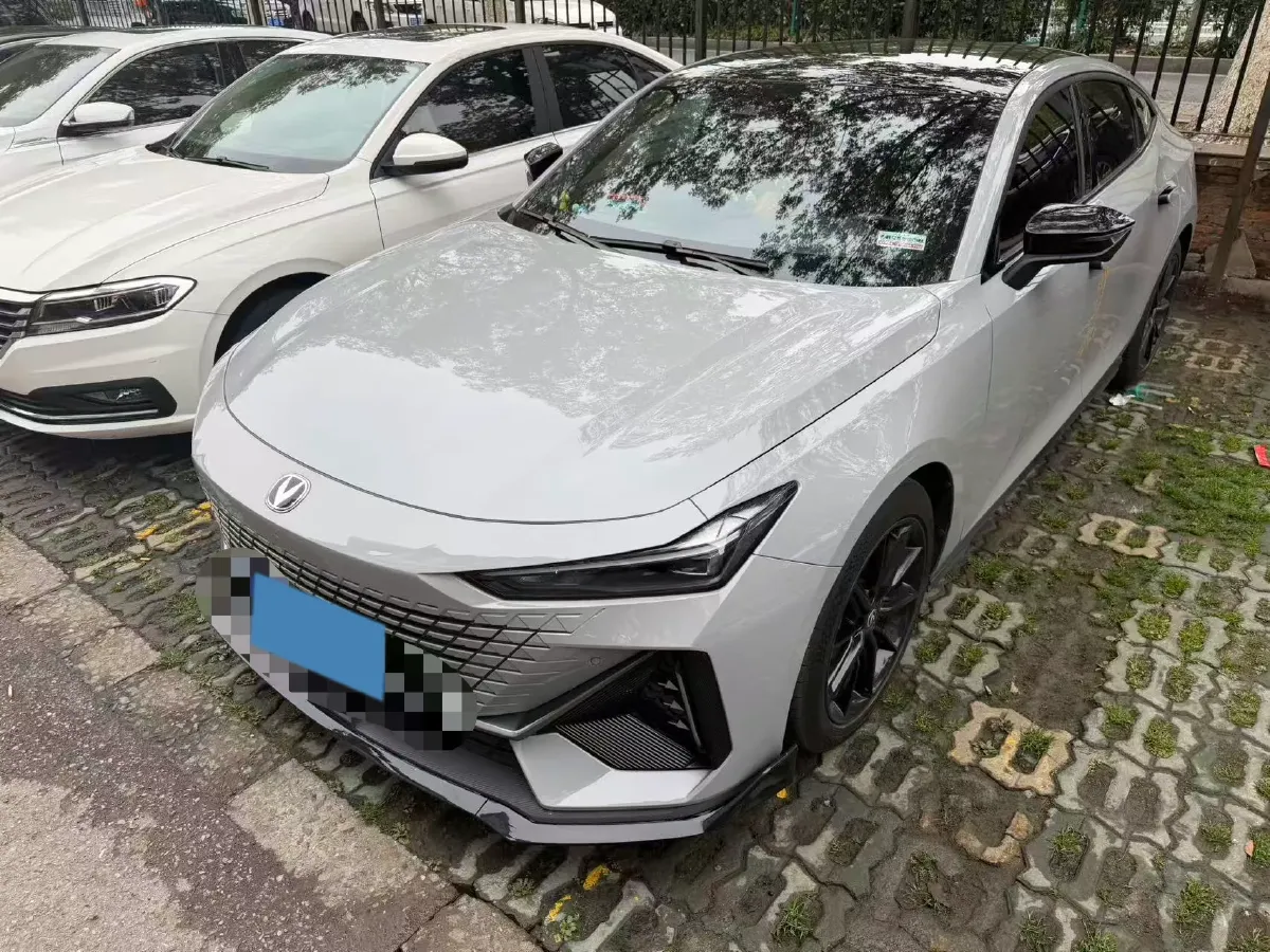 2022 ChangAn UNI-V 1.5T 188HP L4 7DCT,autocango,china used car exporter,china ev exporter,chinese used car exporter,chinese used ev exporter