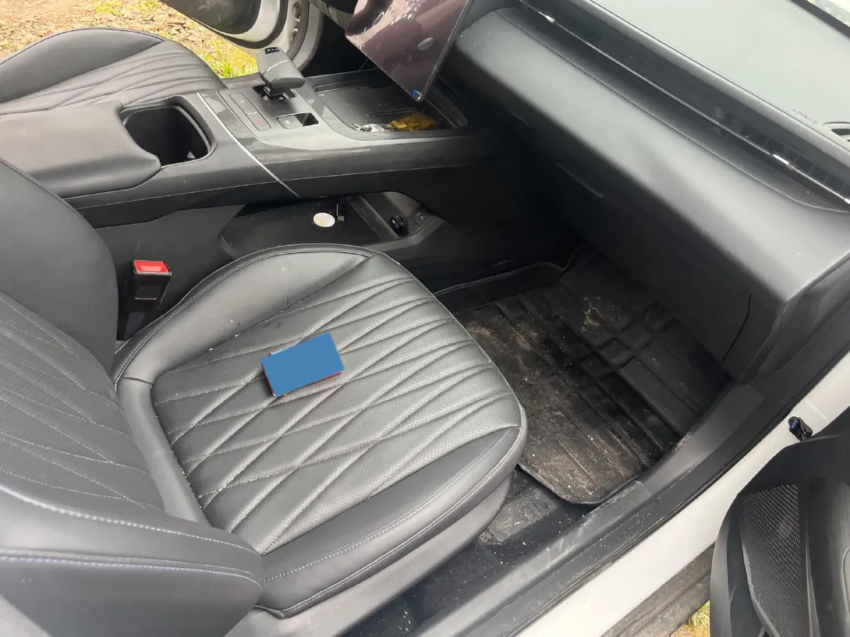 2023 ChangAn Oshan Z6 1.5T 188HP L4 7DCT,autocango,china used car exporter,china ev exporter,chinese used car exporter,chinese used ev exporter