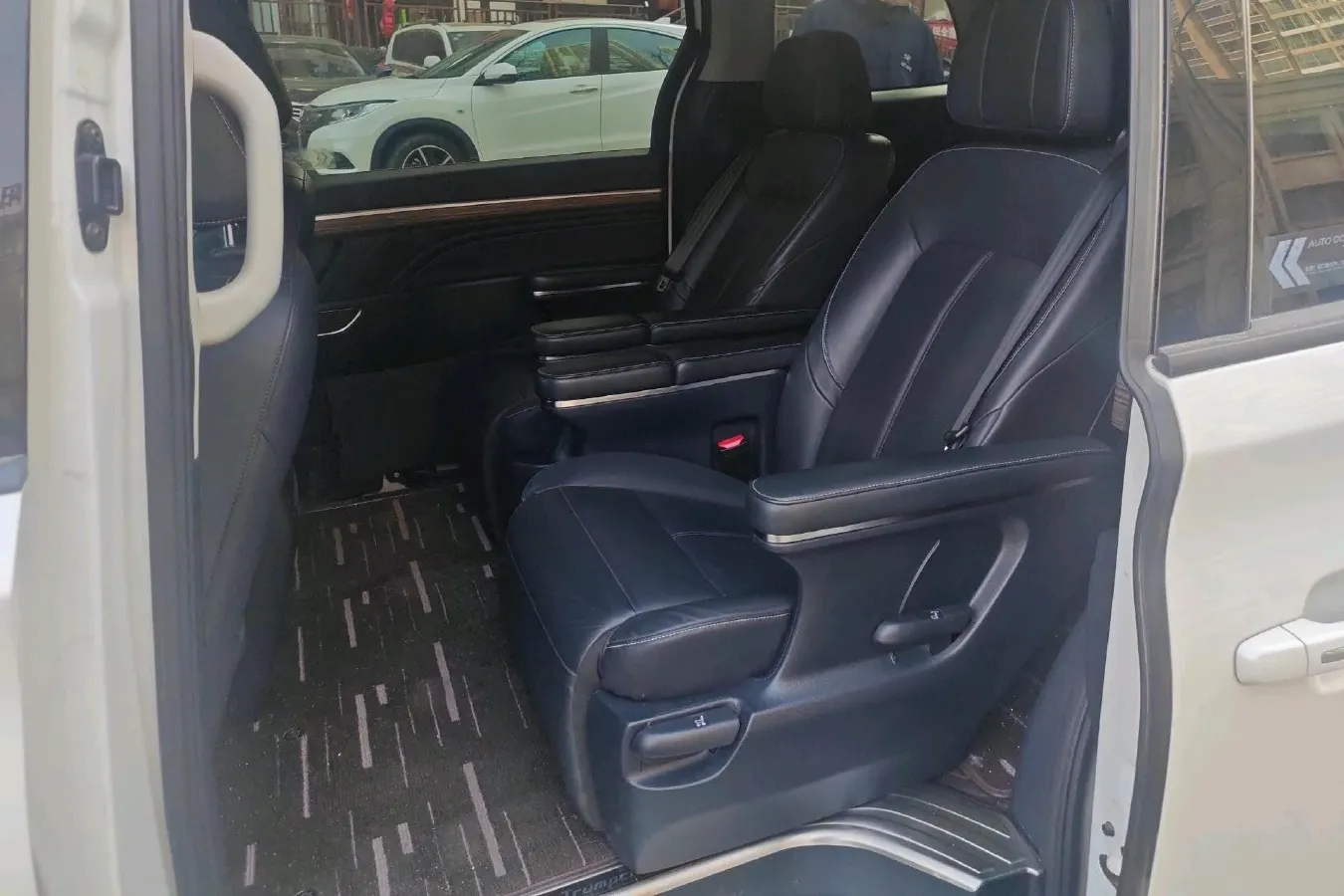 2021 GAC Trumpchi M8 2.0T 252HP L4 8AT,autocango,china used car exporter,china ev exporter,chinese used car exporter,chinese used ev exporter