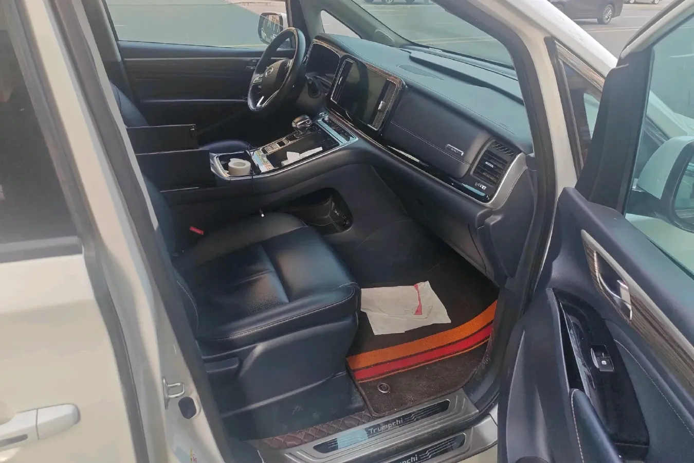 2021 GAC Trumpchi M8 2.0T 252HP L4 8AT,autocango,china used car exporter,china ev exporter,chinese used car exporter,chinese used ev exporter