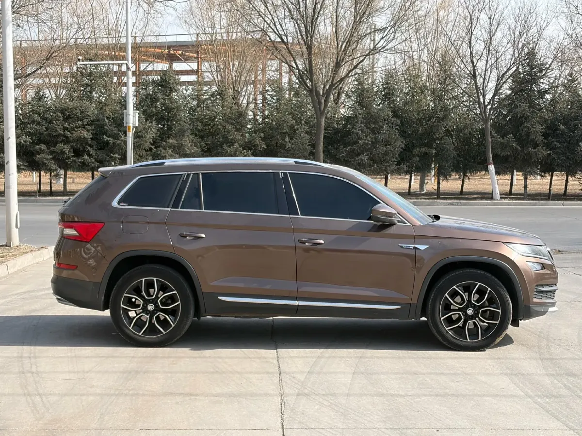 2018 Skoda Kodiak 2.0T 186HP L4 7DCT,autocango,china used car exporter,china ev exporter,chinese used car exporter,chinese used ev exporter