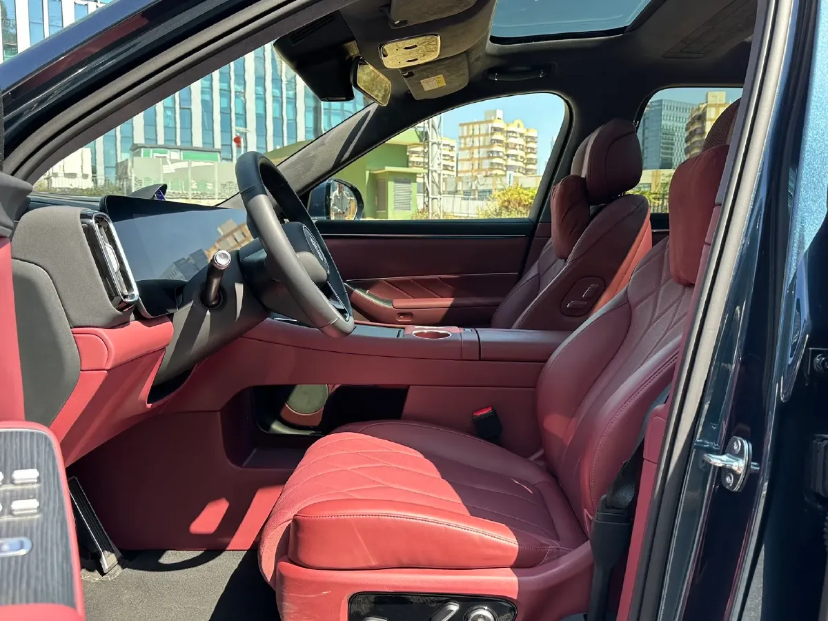 2025 AITO AITO M8 REEV 160HP REEV 53.4KWH,autocango,china used car exporter,china ev exporter,chinese used car exporter,chinese used ev exporter