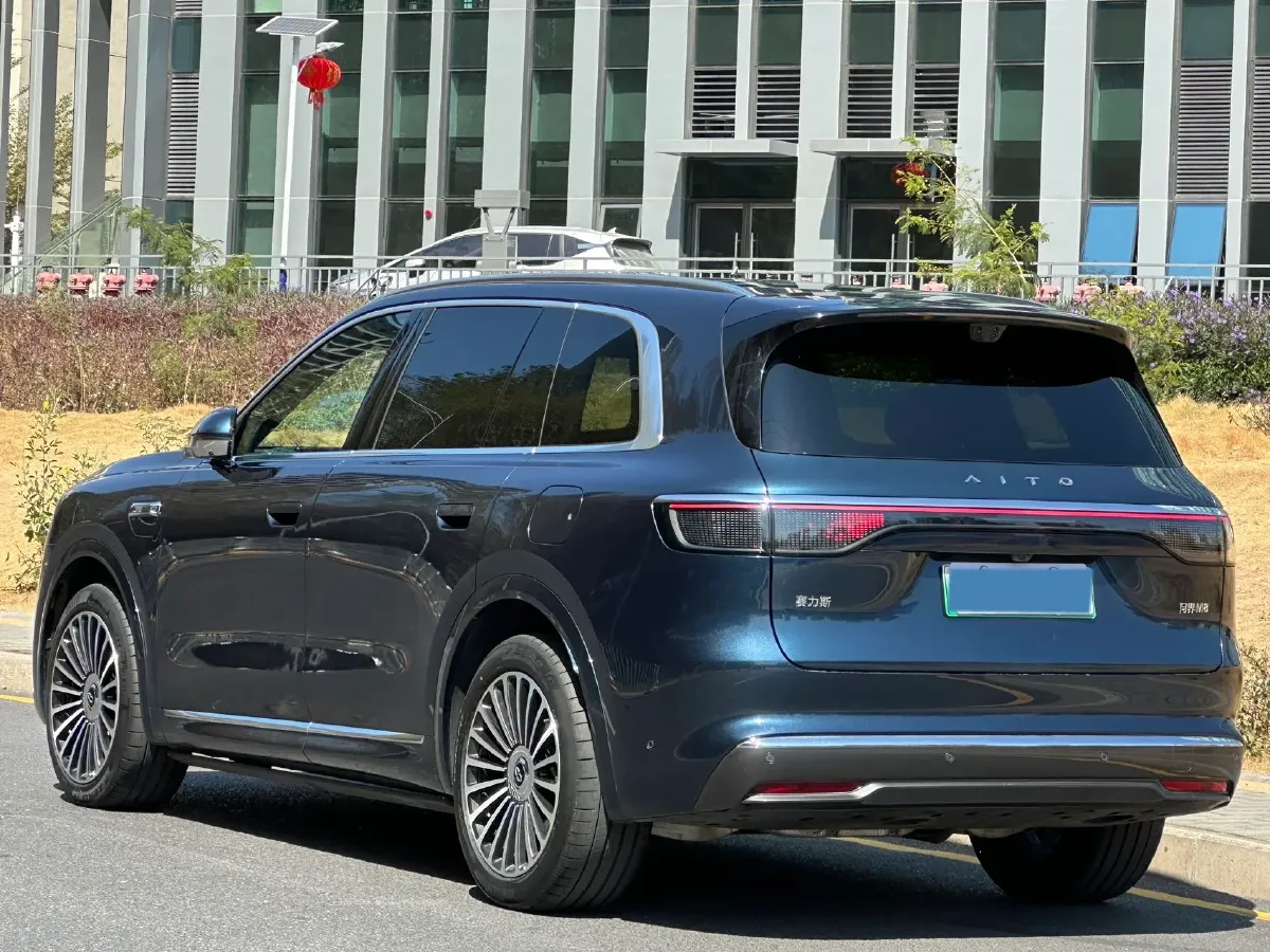 2025 AITO AITO M8 REEV 160HP REEV 53.4KWH,autocango,china used car exporter,china ev exporter,chinese used car exporter,chinese used ev exporter