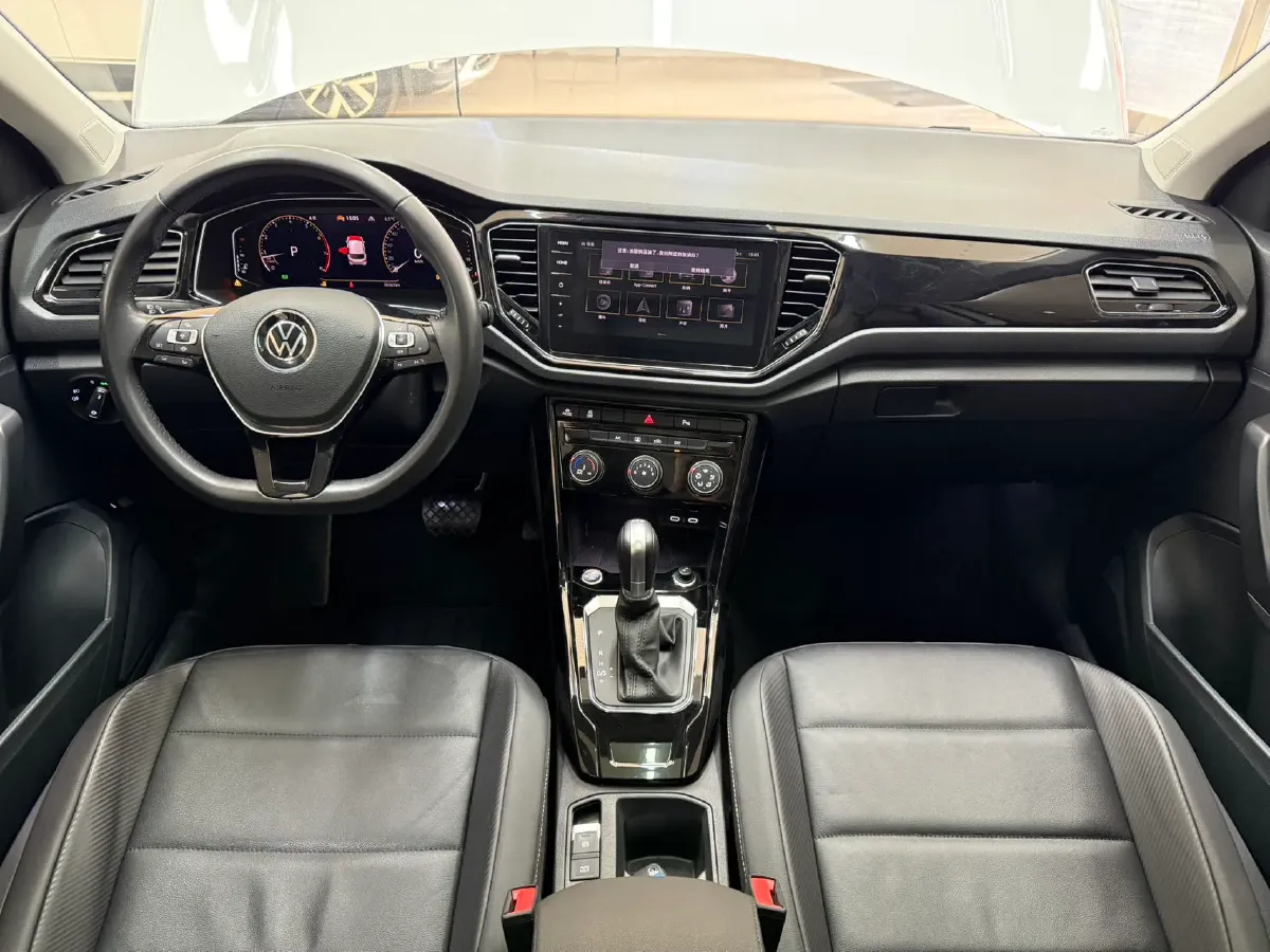 2022 Volkswagen T-Roc 1.4T 150HP L4 7DCT,autocango,china used car exporter,china ev exporter,chinese used car exporter,chinese used ev exporter