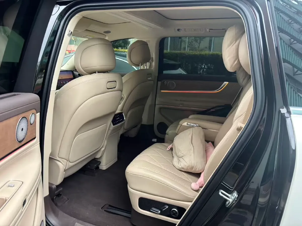 2024 AITO AITO M9 1.5T 152HP L4 REEV 42KWH,autocango,china used car exporter,china ev exporter,chinese used car exporter,chinese used ev exporter