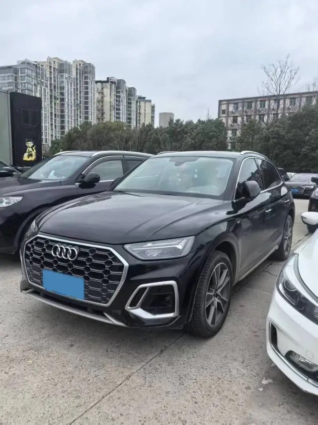 2022 Audi Q5L 2.0T 252HP L4 7DCT,autocango,china used car exporter,china ev exporter,chinese used car exporter,chinese used ev exporter