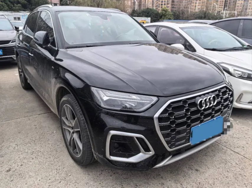 2022 Audi Q5L 2.0T 252HP L4 7DCT,autocango,china used car exporter,china ev exporter,chinese used car exporter,chinese used ev exporter
