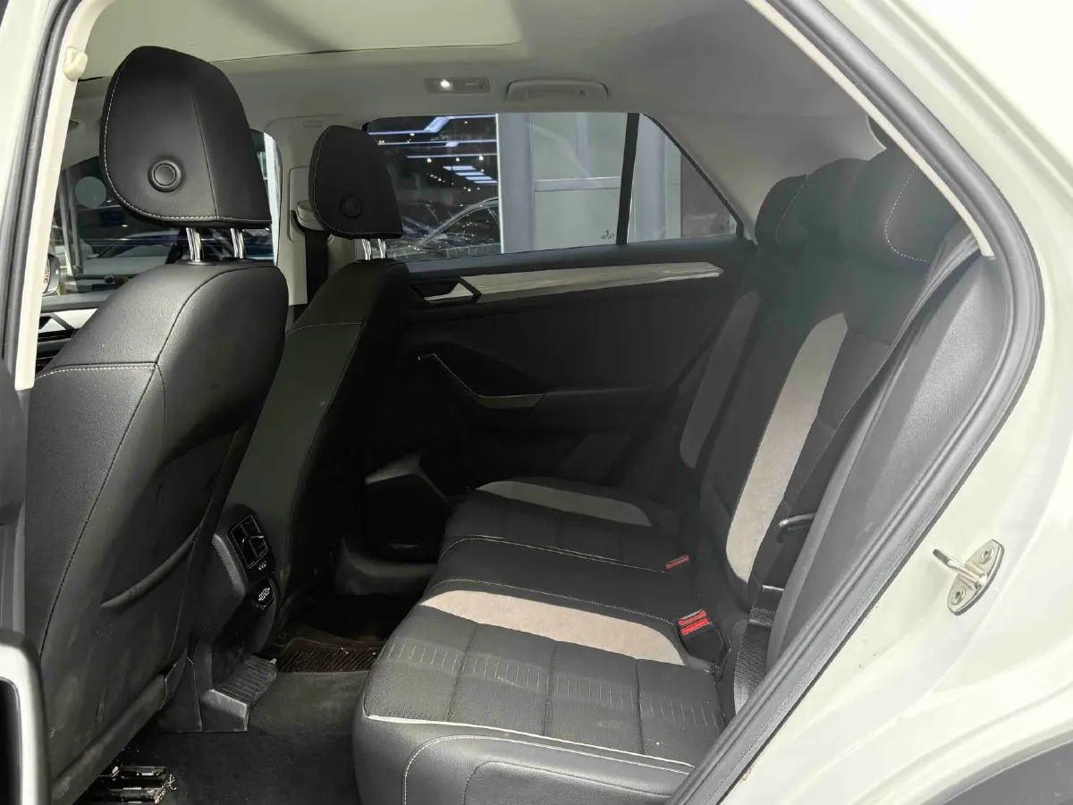 2021 Volkswagen T-Roc 1.4T 150HP L4 7DCT,autocango,china used car exporter,china ev exporter,chinese used car exporter,chinese used ev exporter