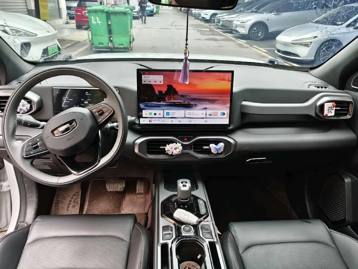 2025 Geely Cowboy 1.5T 181HP L4 7DCT,autocango,china used car exporter,china ev exporter,chinese used car exporter,chinese used ev exporter