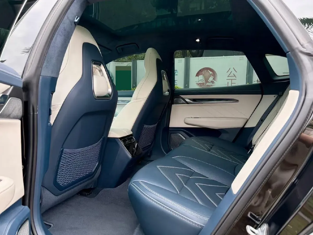 2023 Zeekr 001 BEV 100KWH,autocango,china used car exporter,china ev exporter,chinese used car exporter,chinese used ev exporter