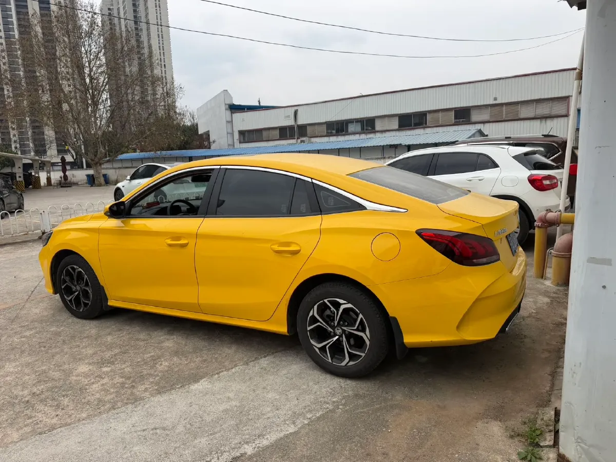 2021 MG 5 1.5L 120HP L4 5MT,autocango,china used car exporter,china ev exporter,chinese used car exporter,chinese used ev exporter