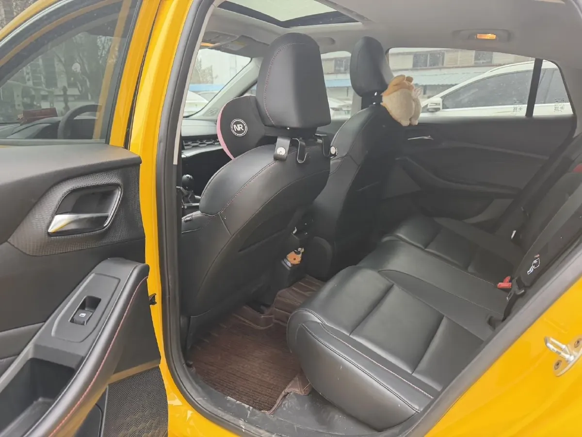 2021 MG 5 1.5L 120HP L4 5MT,autocango,china used car exporter,china ev exporter,chinese used car exporter,chinese used ev exporter