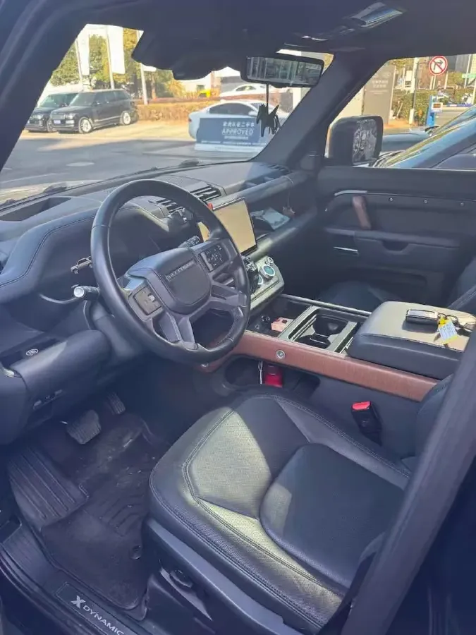 2024 Land Rover Defender 3.0T 400HP L6 8AT,autocango,china used car exporter,china ev exporter,chinese used car exporter,chinese used ev exporter