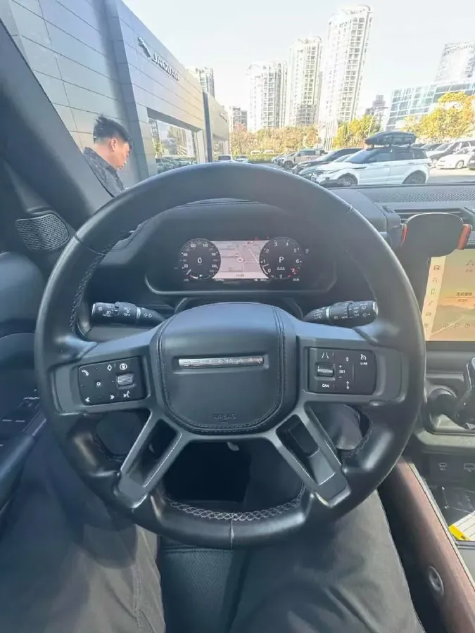 2024 Land Rover Defender 3.0T 400HP L6 8AT,autocango,china used car exporter,china ev exporter,chinese used car exporter,chinese used ev exporter