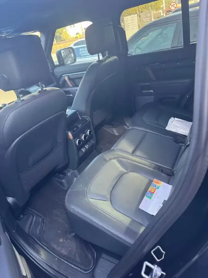 2024 Land Rover Defender 3.0T 400HP L6 8AT,autocango,china used car exporter,china ev exporter,chinese used car exporter,chinese used ev exporter