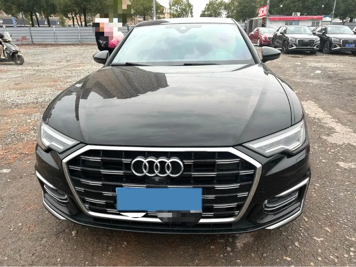 2023 Audi A6L 2.0T 245HP L4 7DCT,autocango,china used car exporter,china ev exporter,chinese used car exporter,chinese used ev exporter