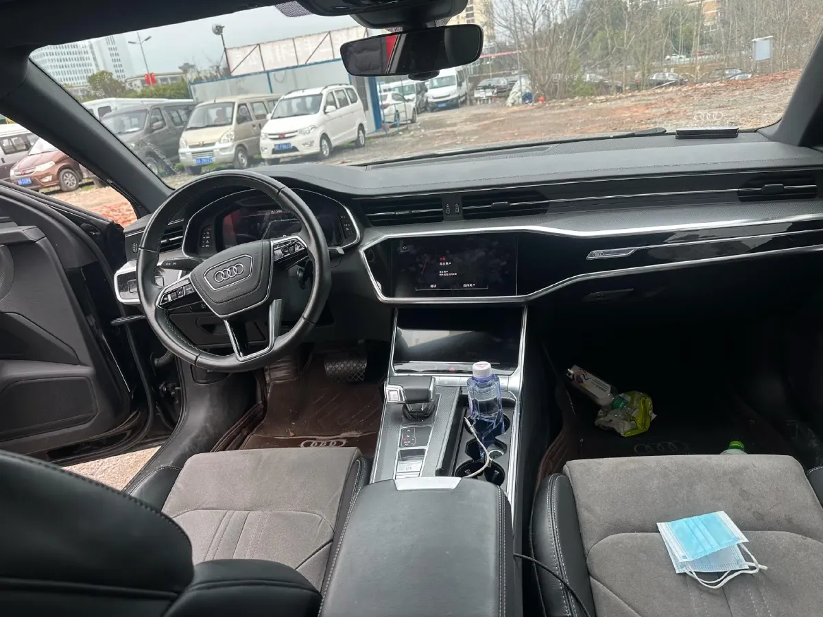 2023 Audi A6L 2.0T 245HP L4 7DCT,autocango,china used car exporter,china ev exporter,chinese used car exporter,chinese used ev exporter