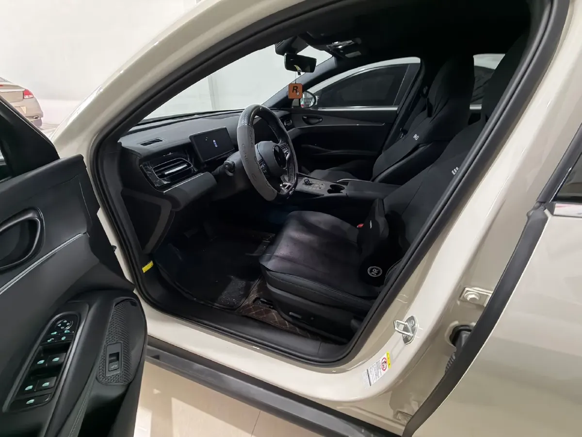 2025 BYD Seal06 1.5L 101HP L4 E-CVT PHEV 10.08KWH,autocango,china used car exporter,china ev exporter,chinese used car exporter,chinese used ev exporter